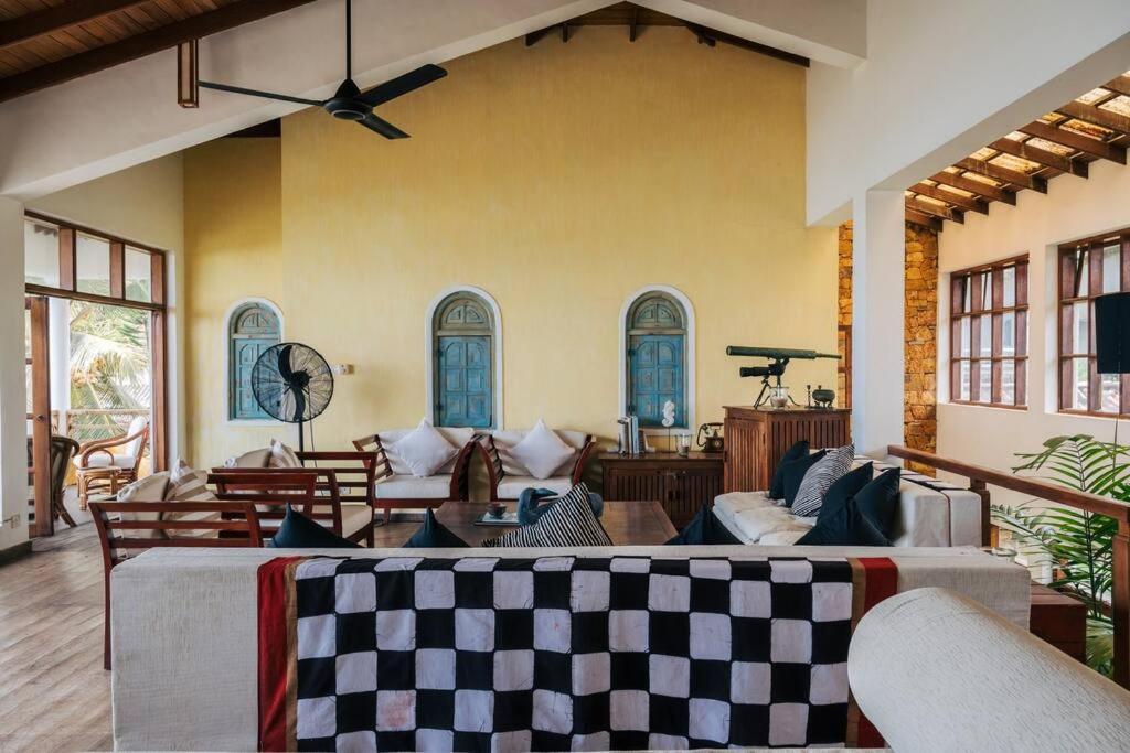 ווליגאמה Santi Beach House With Pool & Beach מראה חיצוני תמונה